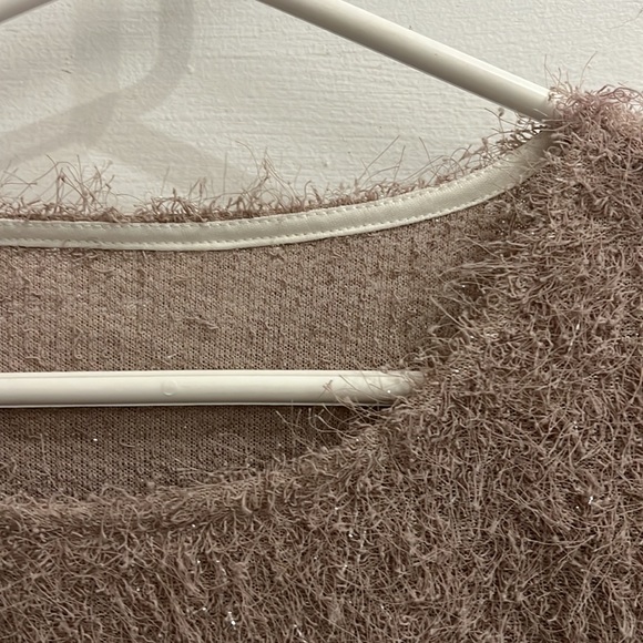 TAUPE HAIRY GLITTER CROP TOP - Picture 3 of 4